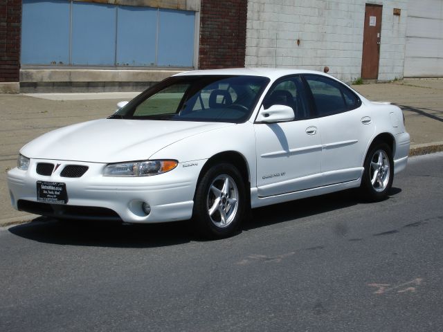 1999 Pontiac Grand Prix XUV SLE 4WD
