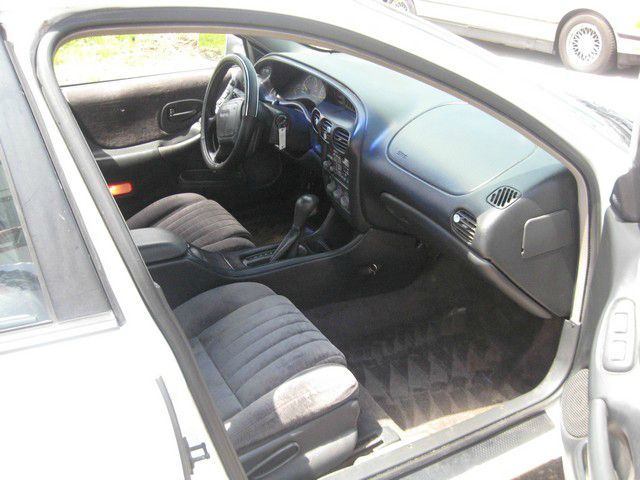 1999 Pontiac Grand Prix Sport -5 Speed-stick-4x4