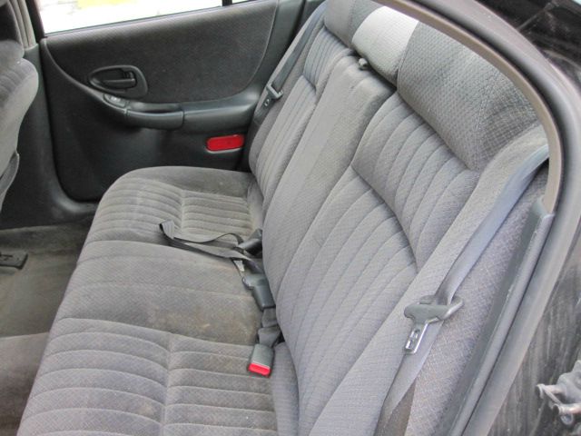 2000 Pontiac Grand Prix Sport -5 Speed-stick-4x4