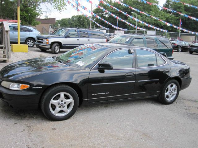 2000 Pontiac Grand Prix Sport -5 Speed-stick-4x4