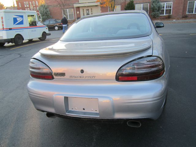 2000 Pontiac Grand Prix XUV SLE 4WD