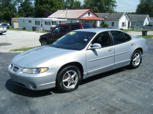 2000 Pontiac Grand Prix XUV SLE 4WD