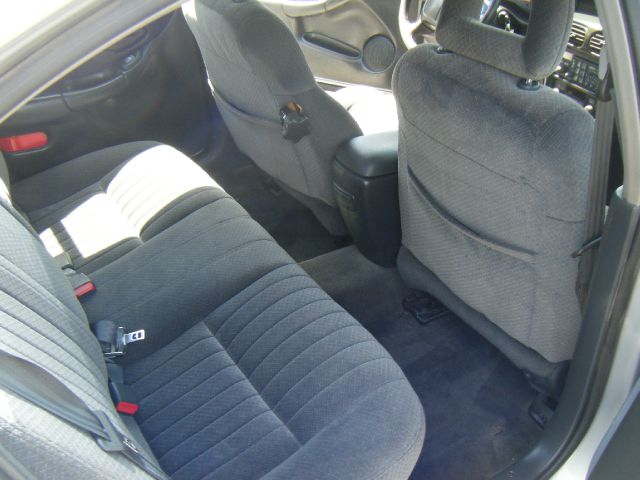 2000 Pontiac Grand Prix XUV SLE 4WD