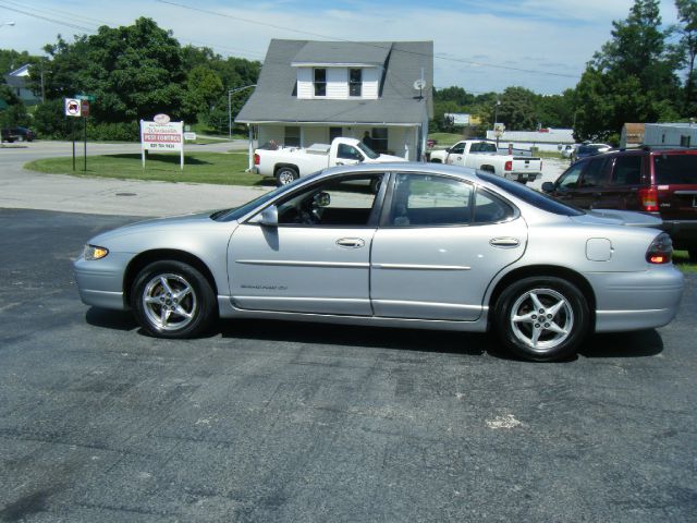 2000 Pontiac Grand Prix XUV SLE 4WD