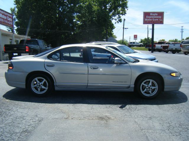 2000 Pontiac Grand Prix XUV SLE 4WD