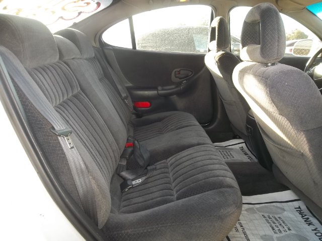 2000 Pontiac Grand Prix XUV SLE 4WD