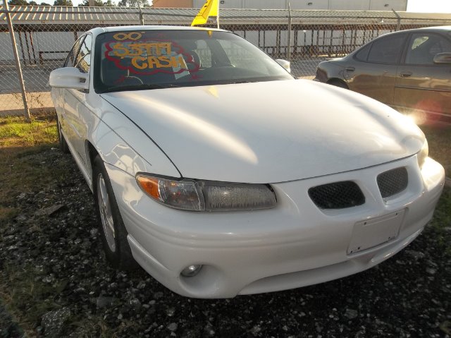 2000 Pontiac Grand Prix XUV SLE 4WD