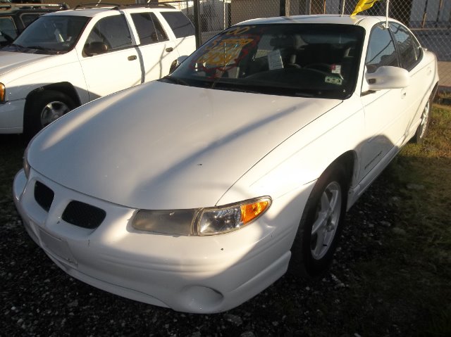 2000 Pontiac Grand Prix XUV SLE 4WD
