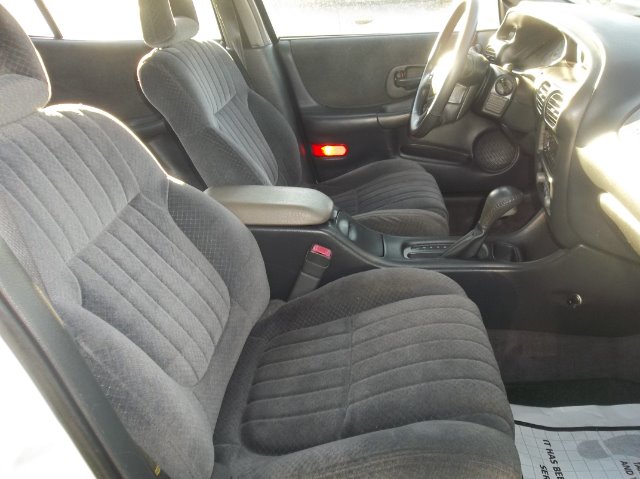 2000 Pontiac Grand Prix XUV SLE 4WD