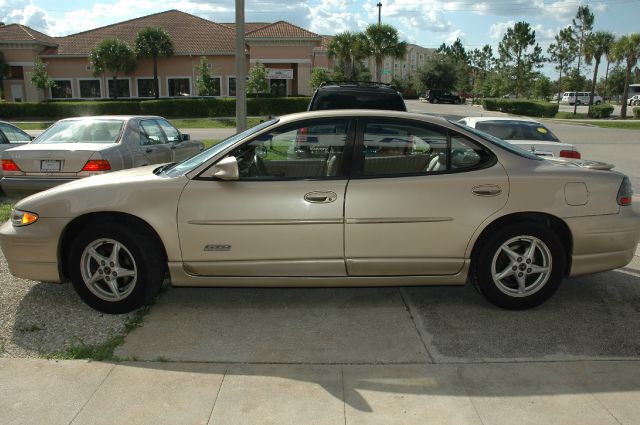 2000 Pontiac Grand Prix 4dr Quad Cab WB 4WD SLT
