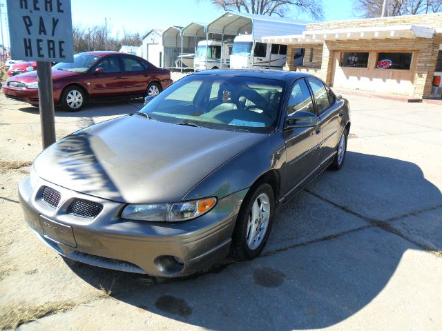 2000 Pontiac Grand Prix XUV SLE 4WD