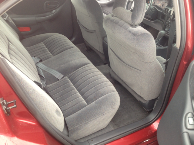 2000 Pontiac Grand Prix XUV SLE 4WD