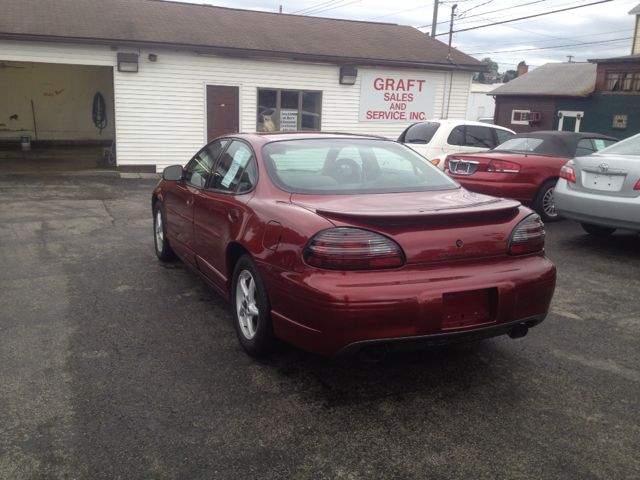 2000 Pontiac Grand Prix XUV SLE 4WD