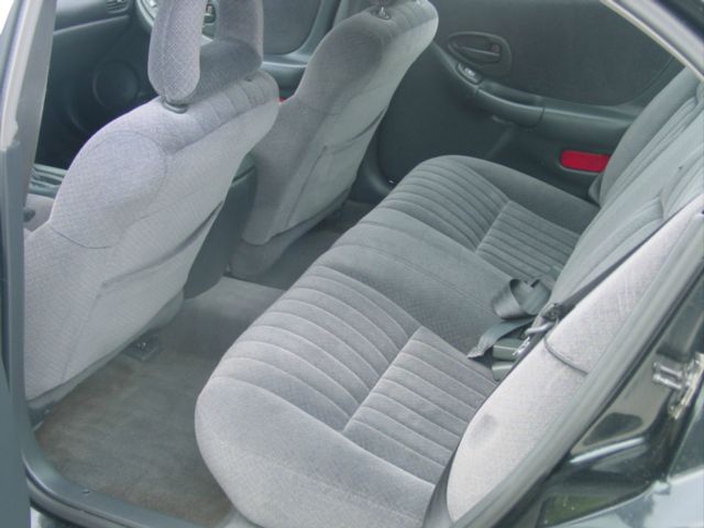 2000 Pontiac Grand Prix XUV SLE 4WD