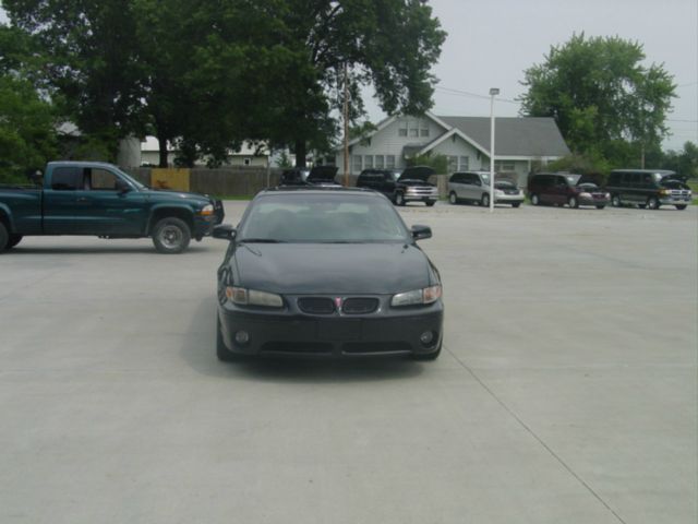 2000 Pontiac Grand Prix XUV SLE 4WD