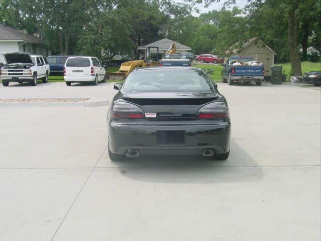 2000 Pontiac Grand Prix XUV SLE 4WD