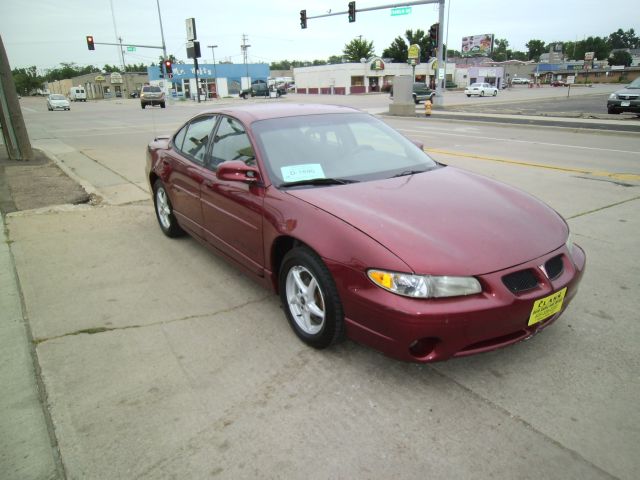 2000 Pontiac Grand Prix XUV SLE 4WD
