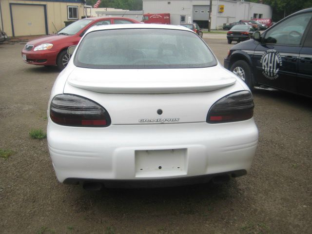 2000 Pontiac Grand Prix XUV SLE 4WD