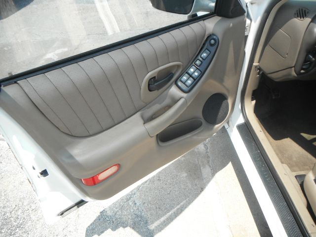 2000 Pontiac Grand Prix Sport -5 Speed-stick-4x4