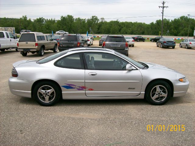 2000 Pontiac Grand Prix Sedan LS W/1ls