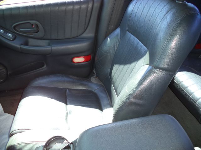 2000 Pontiac Grand Prix XUV SLE 4WD