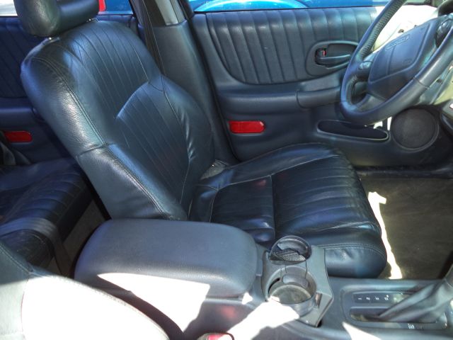 2000 Pontiac Grand Prix XUV SLE 4WD