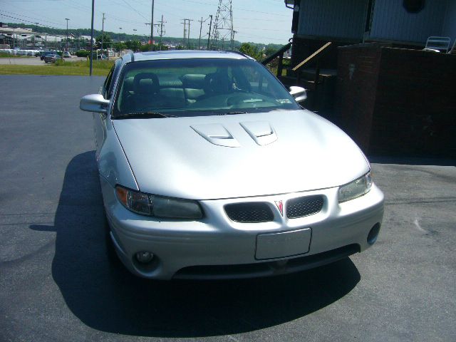 2000 Pontiac Grand Prix Sedan LS W/1ls