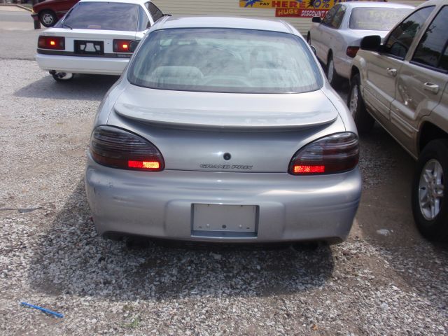 2000 Pontiac Grand Prix XUV SLE 4WD