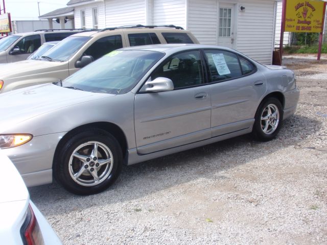 2000 Pontiac Grand Prix XUV SLE 4WD