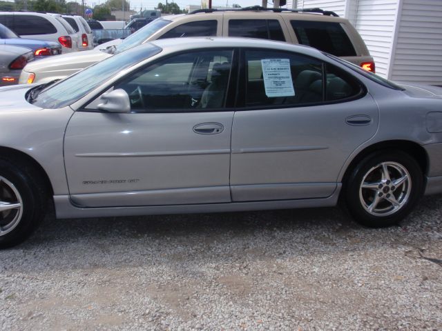 2000 Pontiac Grand Prix XUV SLE 4WD