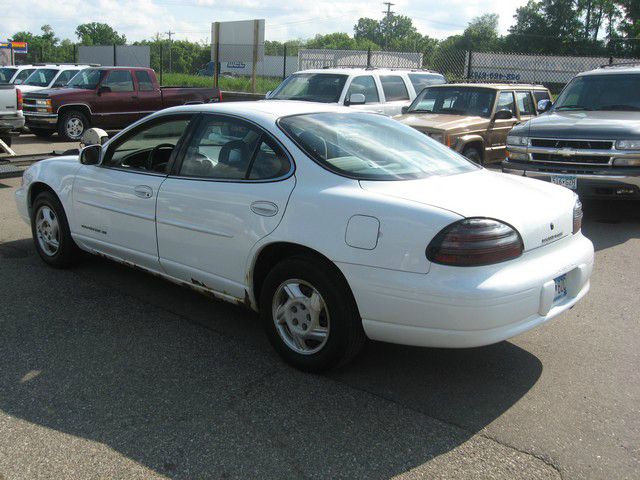 2000 Pontiac Grand Prix Sport -5 Speed-stick-4x4