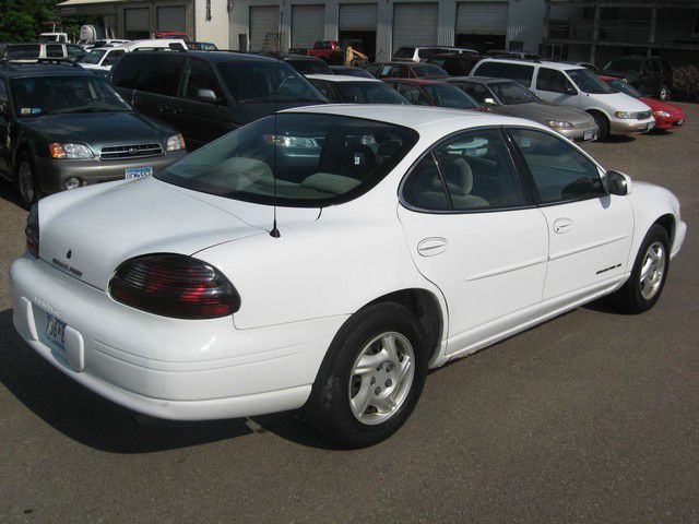 2000 Pontiac Grand Prix Sport -5 Speed-stick-4x4