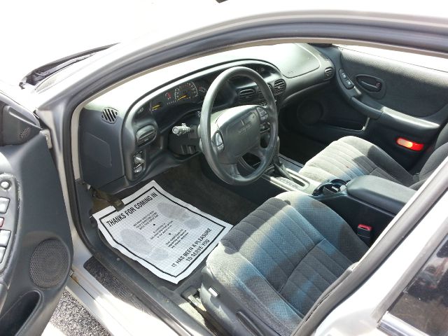 2000 Pontiac Grand Prix XUV SLE 4WD