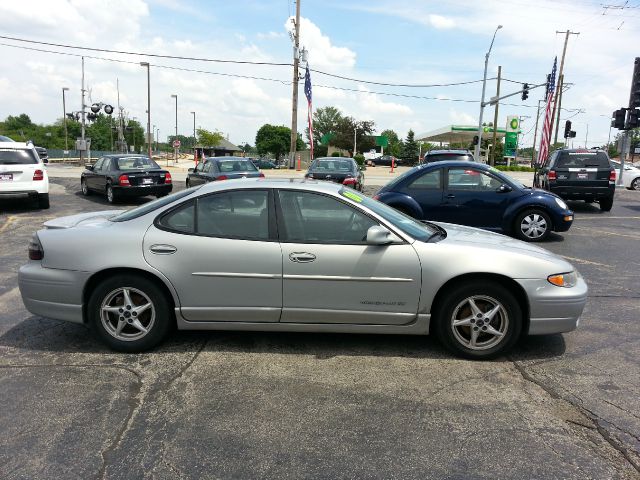 2000 Pontiac Grand Prix XUV SLE 4WD