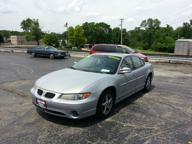 2000 Pontiac Grand Prix XUV SLE 4WD