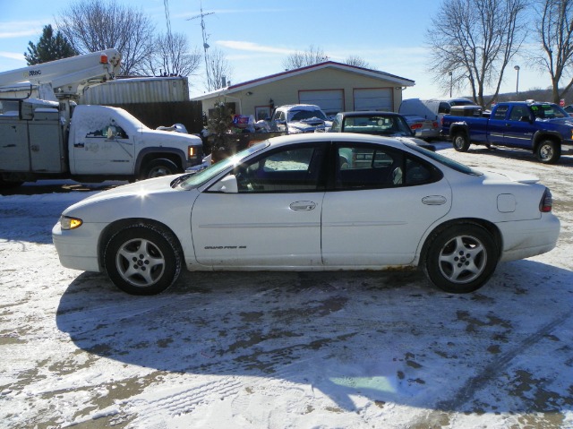 2000 Pontiac Grand Prix Sport -5 Speed-stick-4x4