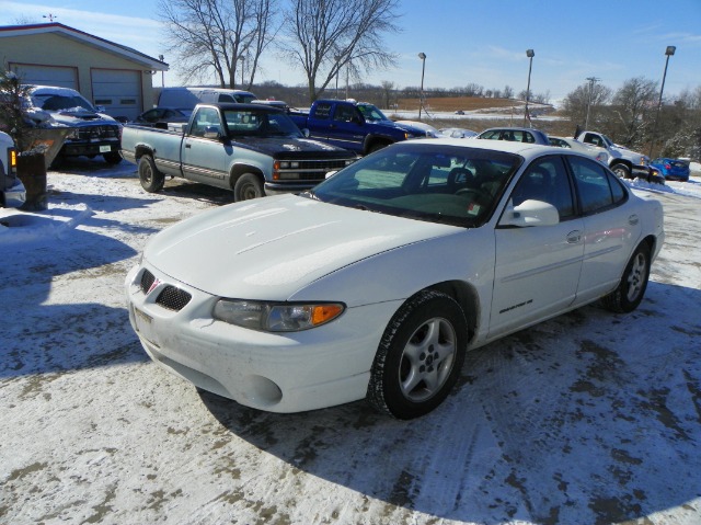 2000 Pontiac Grand Prix Sport -5 Speed-stick-4x4