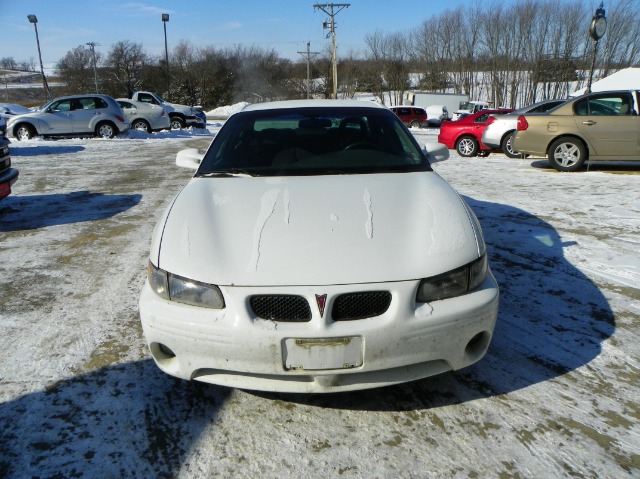 2000 Pontiac Grand Prix Sport -5 Speed-stick-4x4