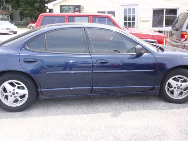 2001 Pontiac Grand Prix XUV SLE 4WD