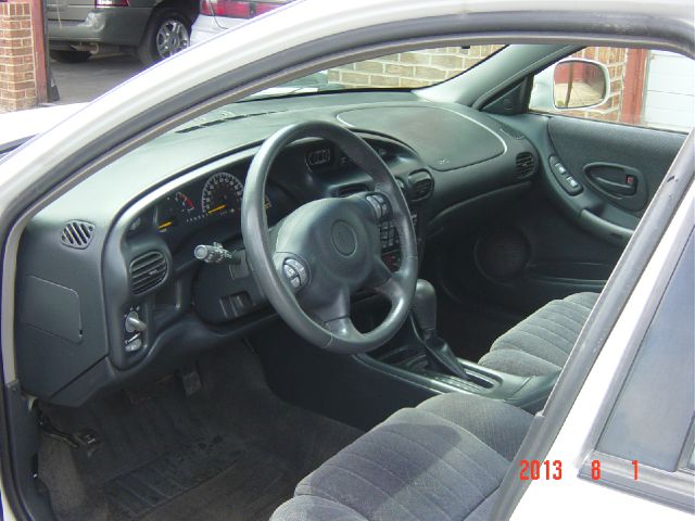 2001 Pontiac Grand Prix Sport -5 Speed-stick-4x4