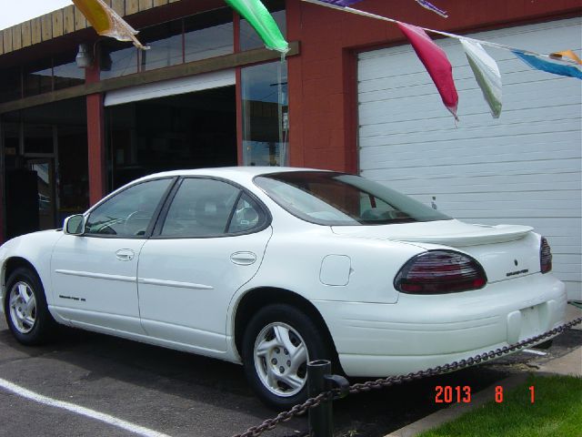2001 Pontiac Grand Prix Sport -5 Speed-stick-4x4