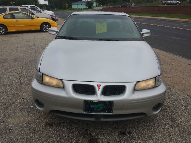 2001 Pontiac Grand Prix XUV SLE 4WD