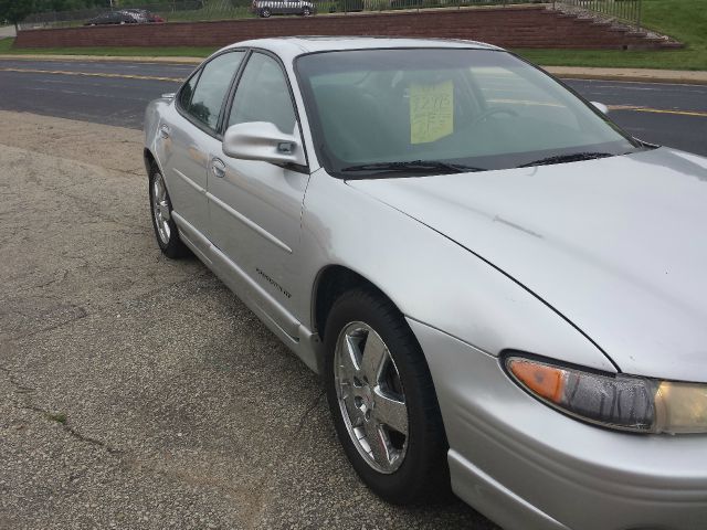 2001 Pontiac Grand Prix XUV SLE 4WD