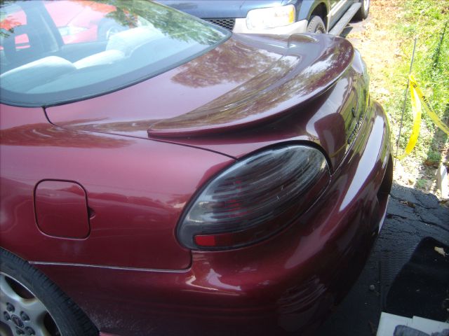2001 Pontiac Grand Prix XUV SLE 4WD