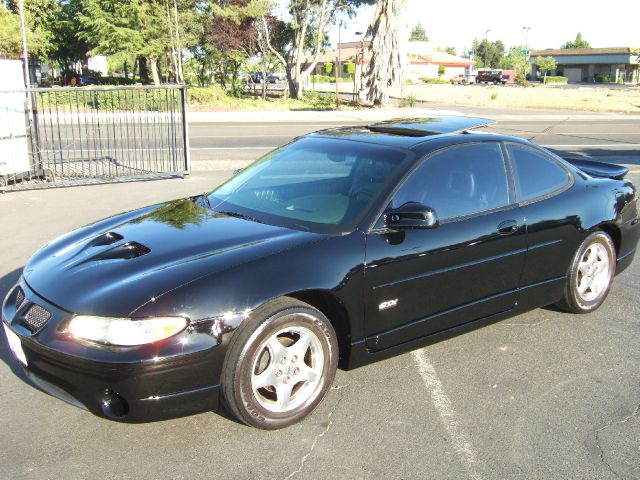 2001 Pontiac Grand Prix 335xi Coupe AWD