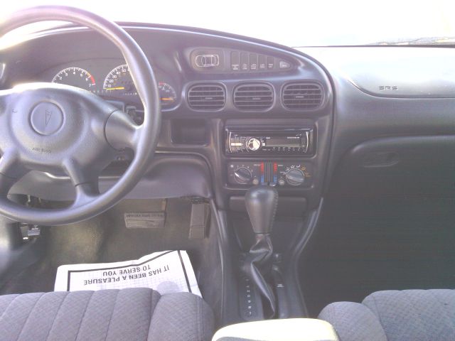 2001 Pontiac Grand Prix XUV SLE 4WD