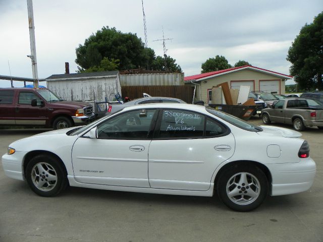 2001 Pontiac Grand Prix XUV SLE 4WD