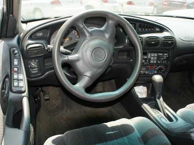 2001 Pontiac Grand Prix G2500 Van