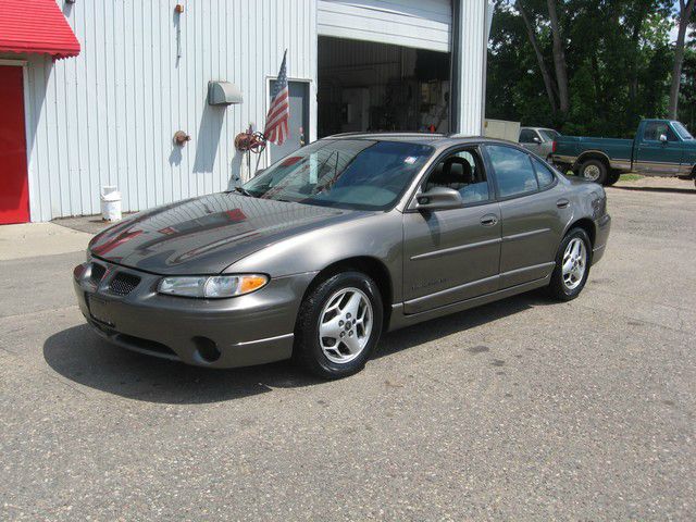 2001 Pontiac Grand Prix XUV SLE 4WD
