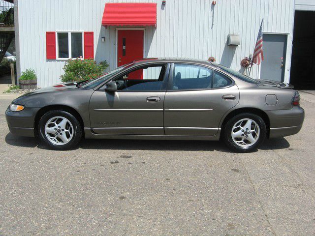 2001 Pontiac Grand Prix XUV SLE 4WD